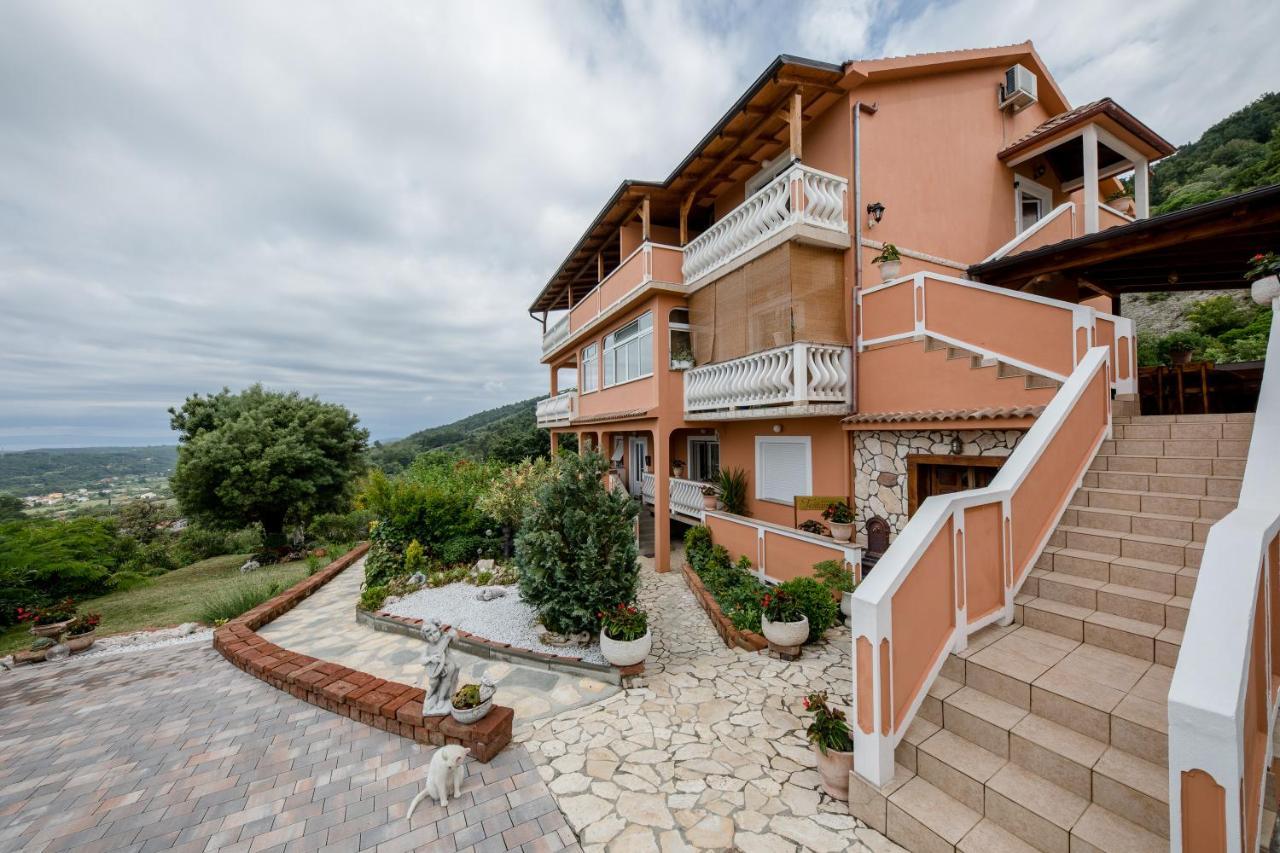 Apartments Scerbe 3103 Mundanije Екстер'єр фото