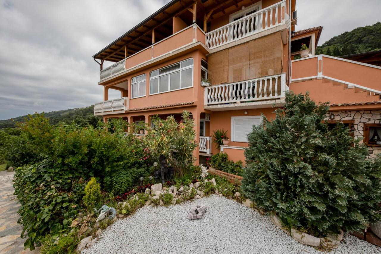 Apartments Scerbe 3103 Mundanije Екстер'єр фото